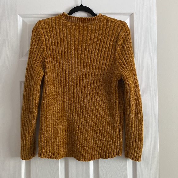 Yellow/Mustard Color Comfy Sweater. - Picture 2 of 2